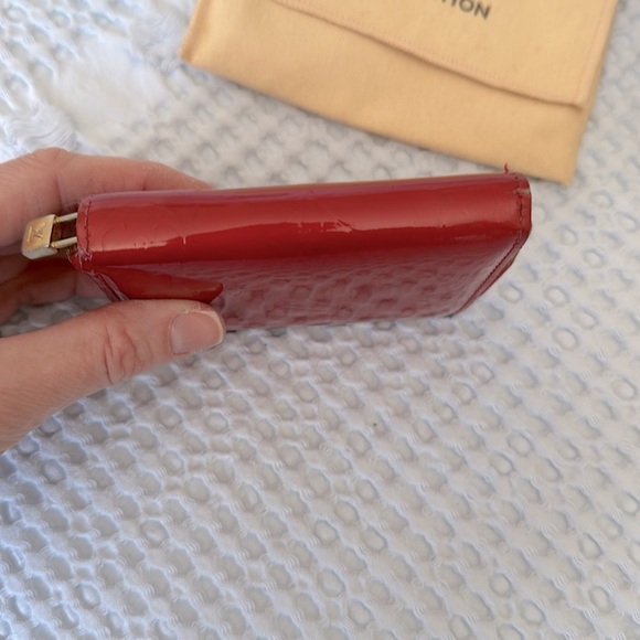 Authentic Louis Vuitton Vernis Zippy Coin Purse, red - Picture 10 of 13